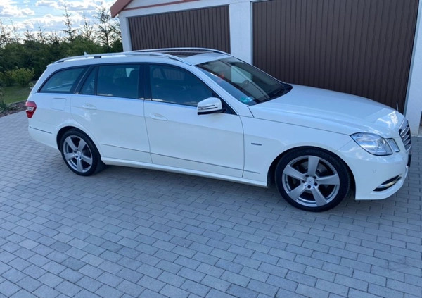 Mercedes-Benz Klasa E cena 54500 przebieg: 230000, rok produkcji 2011 z Polkowice małe 56